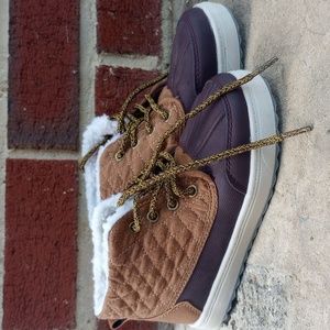 OshKosh girls winter furry boots